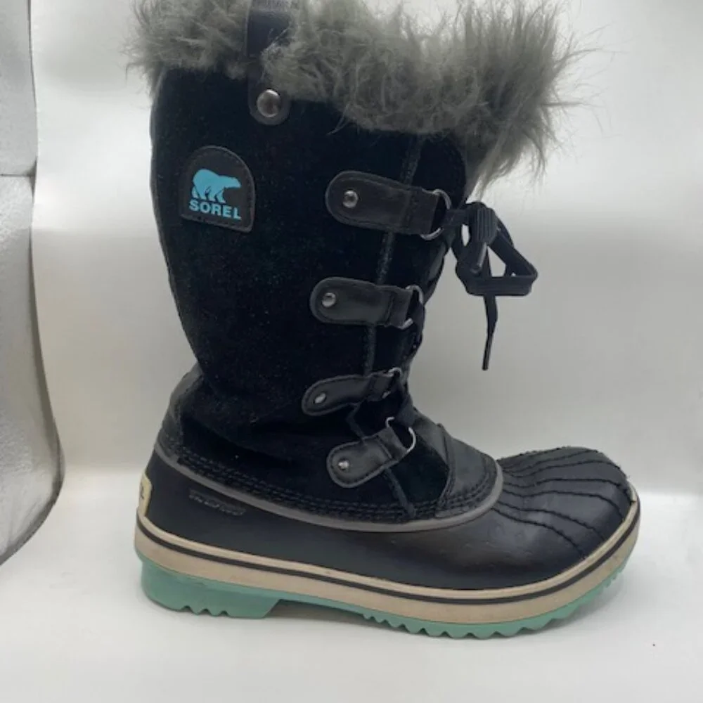 Kids SOREL black and blue lace up snow boots faux fur